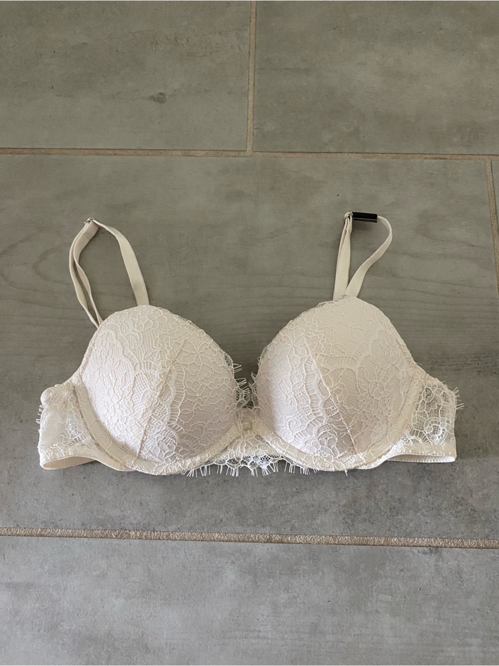 Victoria's Secret Lace Push-Up Bra in Cream